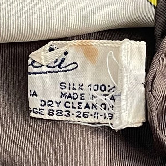 Vintage Gucci Brown and Gold Equestrian Print 35" Square 100 % Silk Scarf - Picture 8 of 8